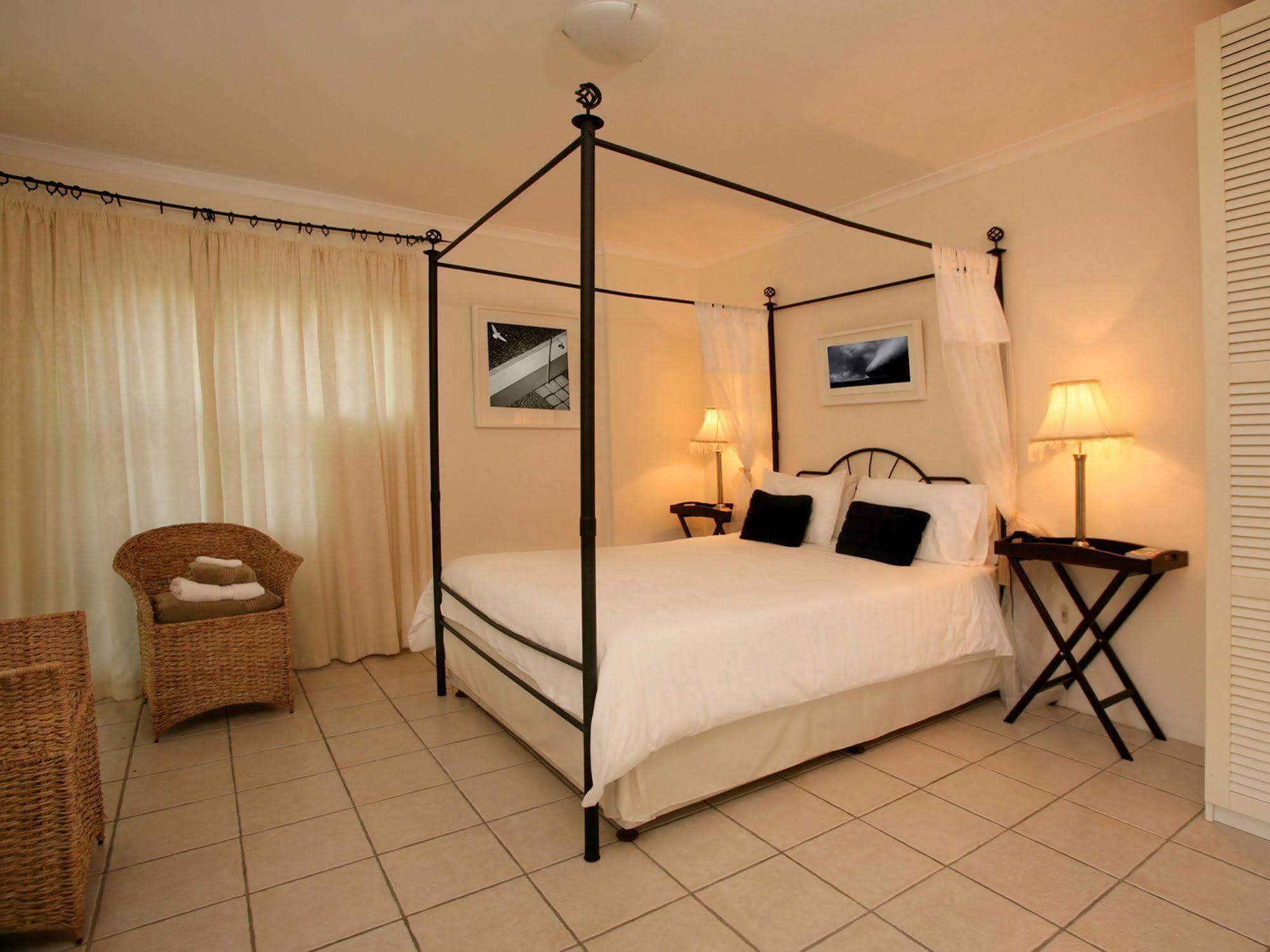 Art Gallery Guest House - Thandekayo Hout Bay Exterior foto