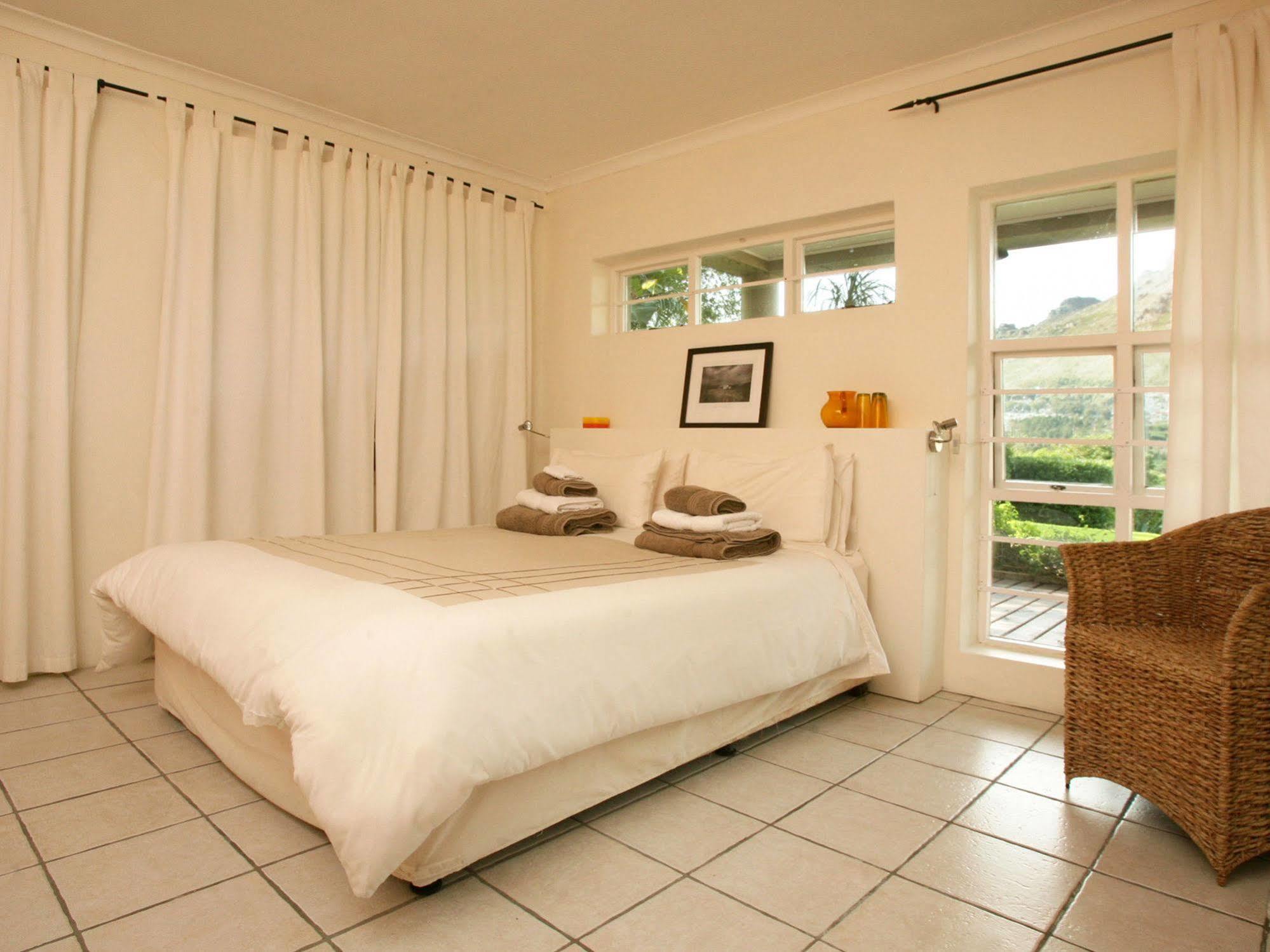 Art Gallery Guest House - Thandekayo Hout Bay Exterior foto