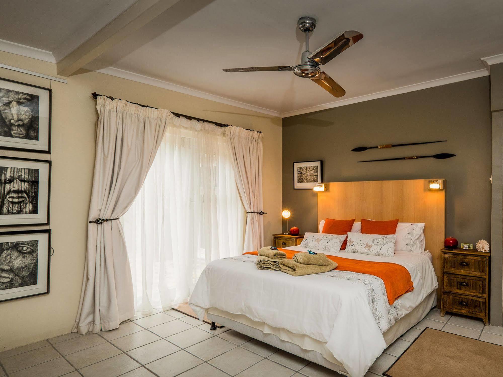 Art Gallery Guest House - Thandekayo Hout Bay Exterior foto